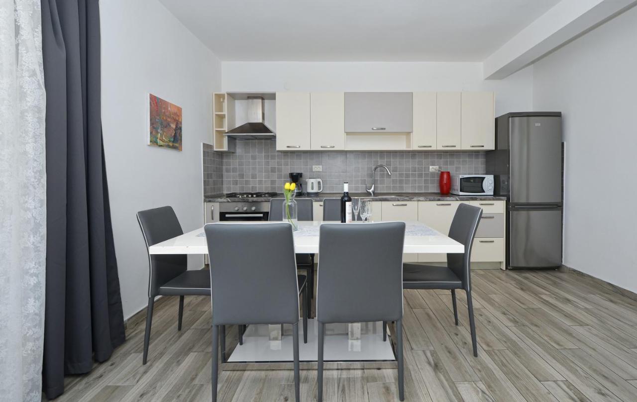 Apartments Luciano Seget Vranjica Esterno foto